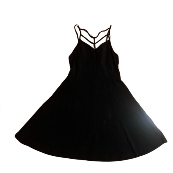 Elegant Black Strappy Dress - Picture 1 of 3